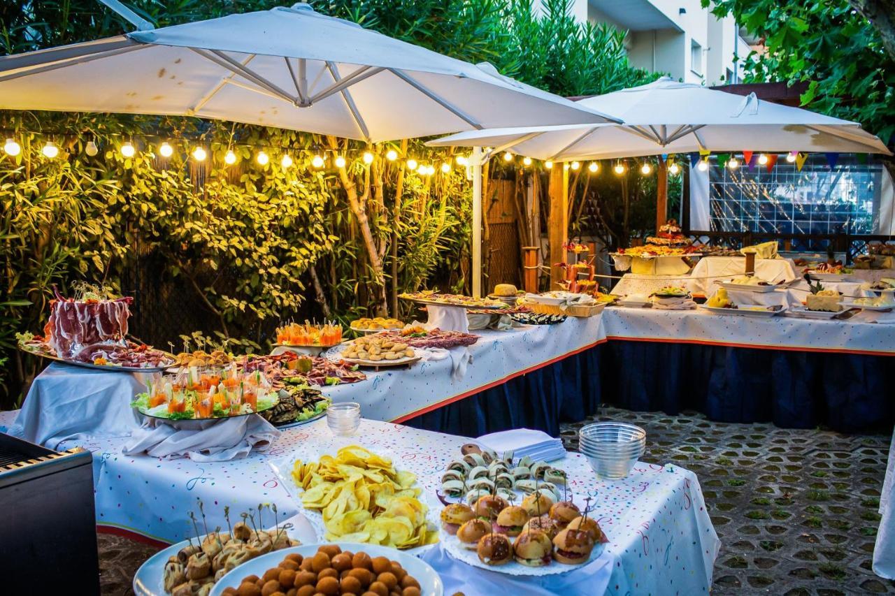 Hotel Rosalba - Valentini Family Village Белариа-Игеа Марина Екстериор снимка